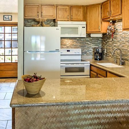 Pristine Lihue Condo With Balcony Walk To Beach! Bagian luar foto
